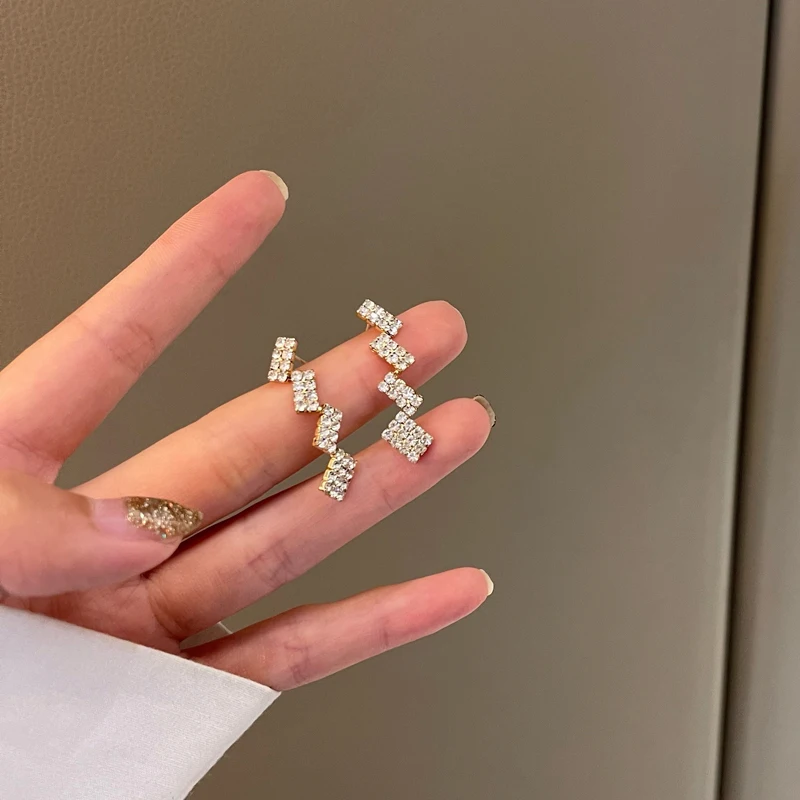 

Mihan S925 needle Modern Jewelry Geometric Earrings Popular Design High Quality Shiny Crystal Drop Earrings For Women Gifts