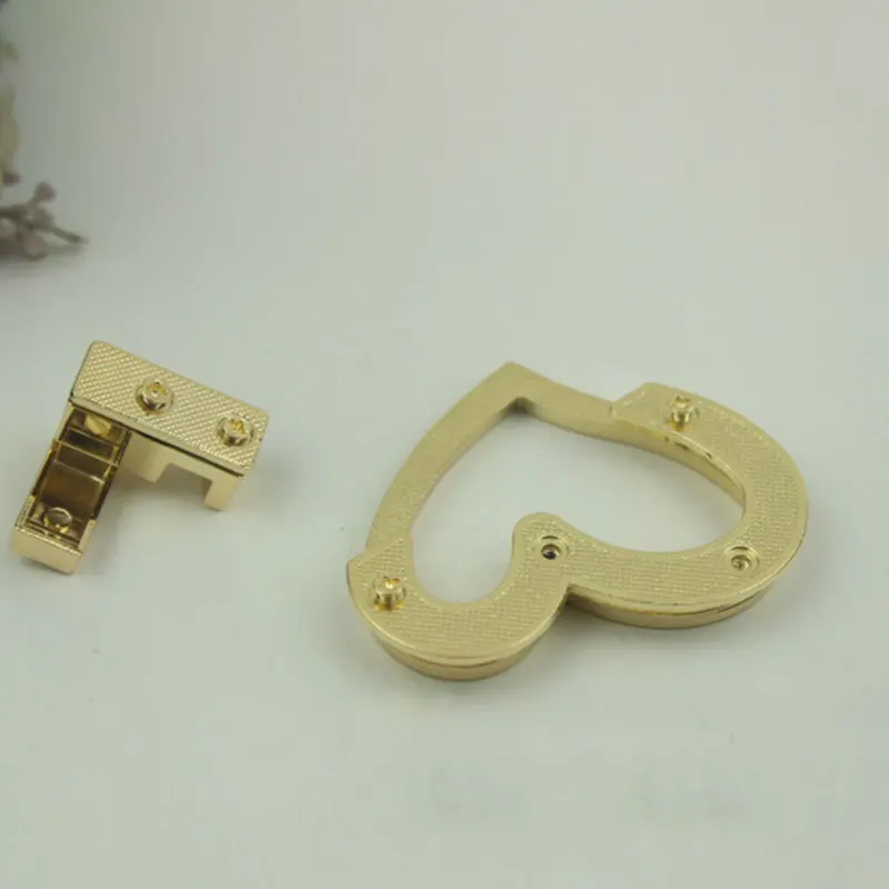 Fashion Heart Shape Bag Lock Clasp Metal Turn Lock Buckles For DIY Handbag Shoulder Bag Purse Handbag Hardware Bag Accessories