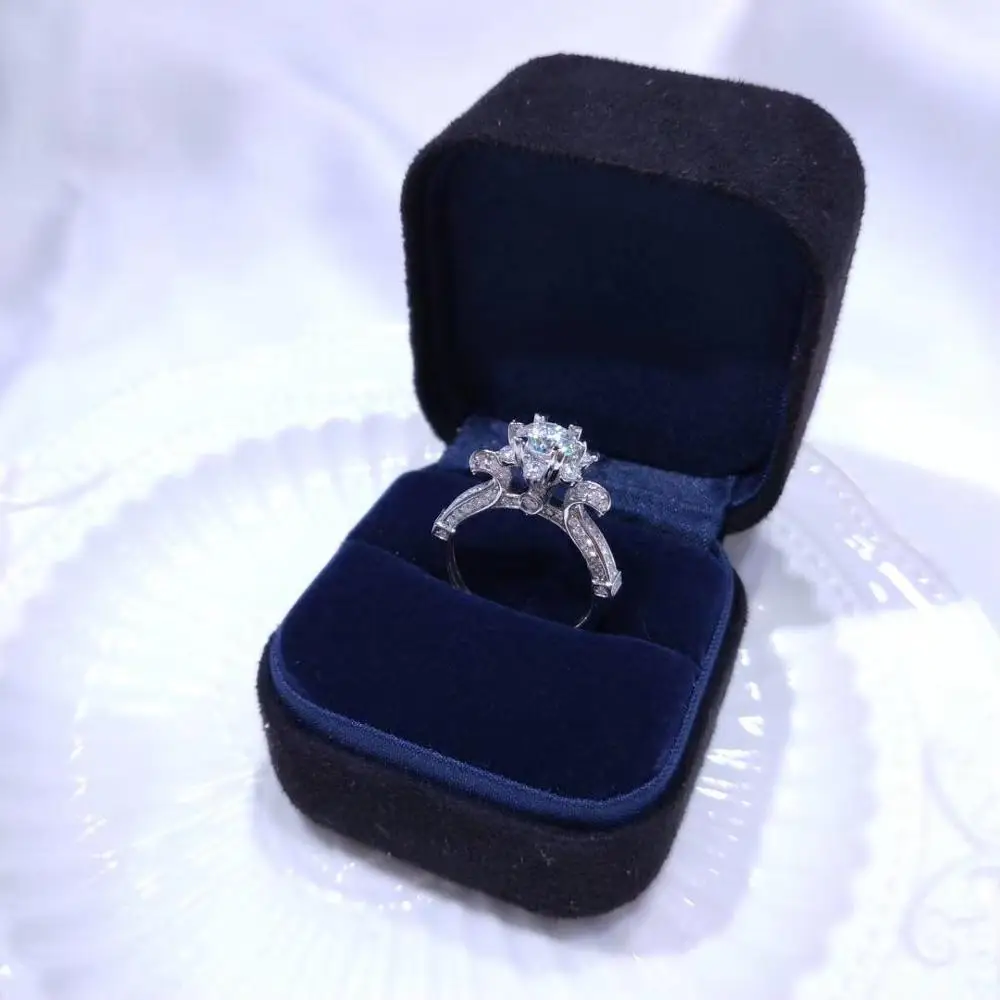 

S925 sterling silver Mozambique ring 1ct flower D VVS