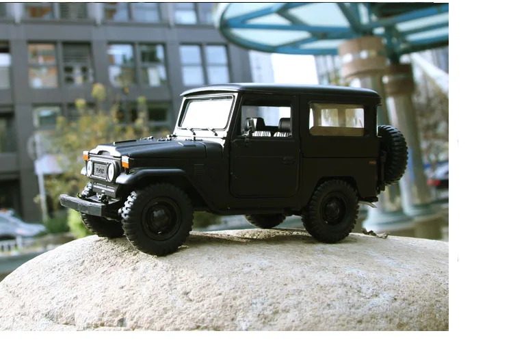 1/24 Масштаб Toyota FJ40 SUV литая модель автомобиля из сплава модель игрушки с открывающимися дверцами модель автомобиля для детей рождественские подарки игрушка