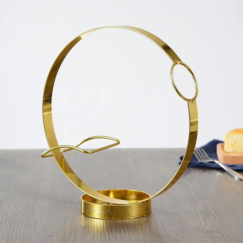 Оригинальная стойка для красного вина в современной гостиной лаконичная из