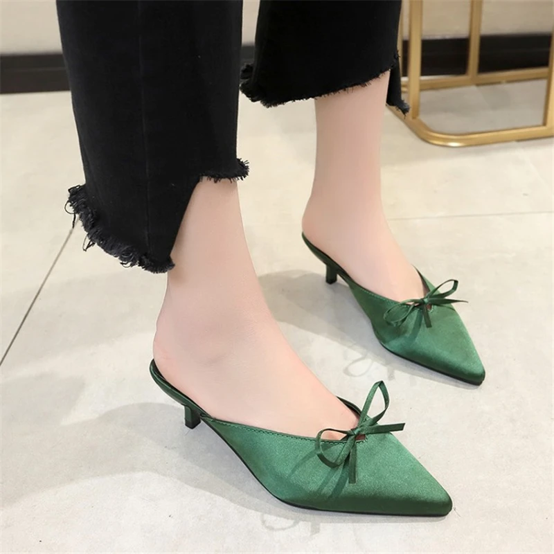 Женские шлепанцы с острым носком Цвет зеленый Модный дизайн Новинка 2019 года