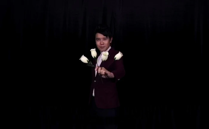 The Rose 2 0 Волшебные трюки для сцены уличная магия One Change to Four Roses Flower Appearing Magica Gimmick Props