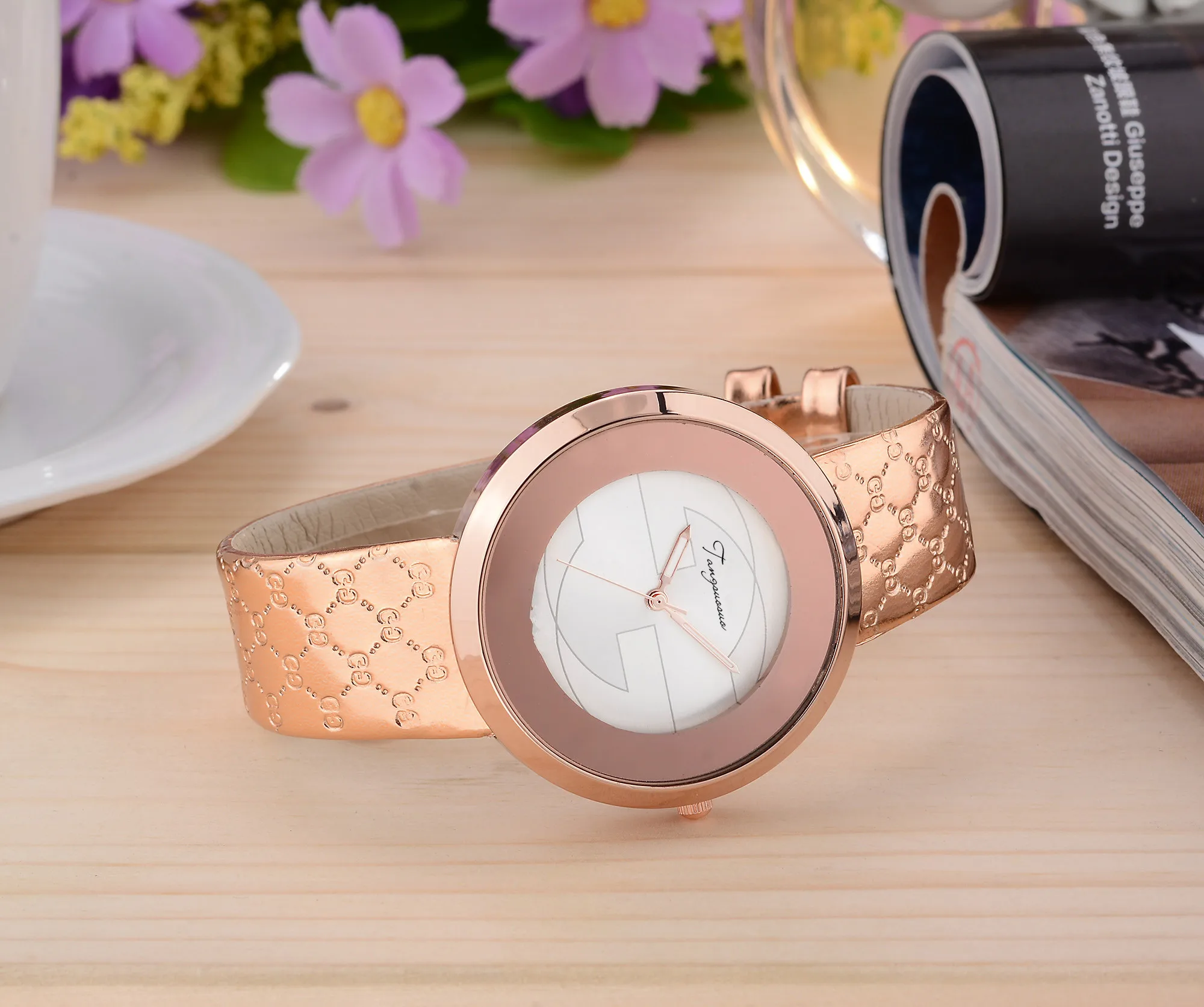 Часы женские кварцевые под розовое золото Брендовые повседневные