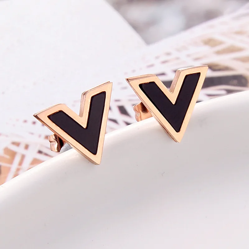 

New Fashion Earrings Rose Gold V-shaped Black Earrings Titanium Steel Earrings or Women Girl Classic Geometry Party Jewelry Gift
