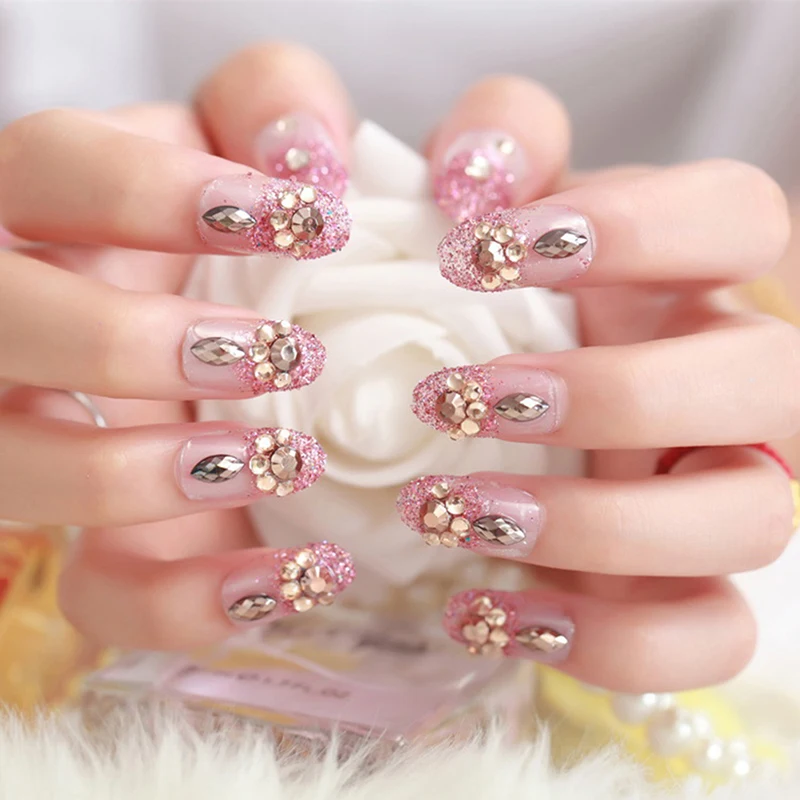 

24Pcs Luxe Shining Rhinestone Bruiloft Kunstnagels Transparant Glitter Gems Ontworpen Vierkante Volledige Korte Nep Nagels Bruid