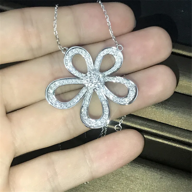 Женский кулон из серебра 925 пробы с муассанитом | Украшения и аксессуары