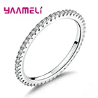 Кольца женские круглые из серебра 925 пробы с ярким фианитом