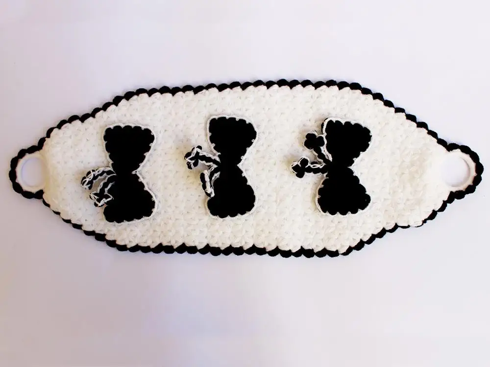 

Hand Work Black White Groom 3'l Fiber Set