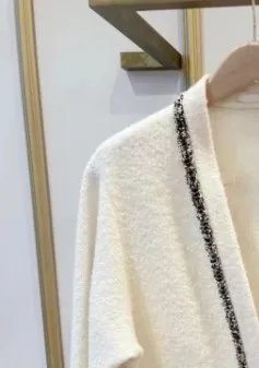 Женский вязаный свитер с бахромой однобортный Свободный кардиган V образным