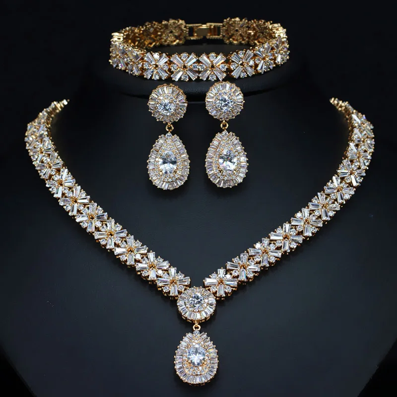Gold Color ThreeGraces Роскошные Дубай комплект ювелирных украшений золотистого цвета большая капля воды свадебное фианитовое Цепочки и ожерелья серьги Браслеты для невест JS057 - Окраска металла: Gold Color