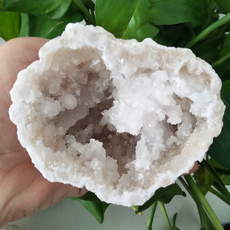 

large natura stone White agate geode crystal cluster Cornucopia feng shui Decorative stone gemstones