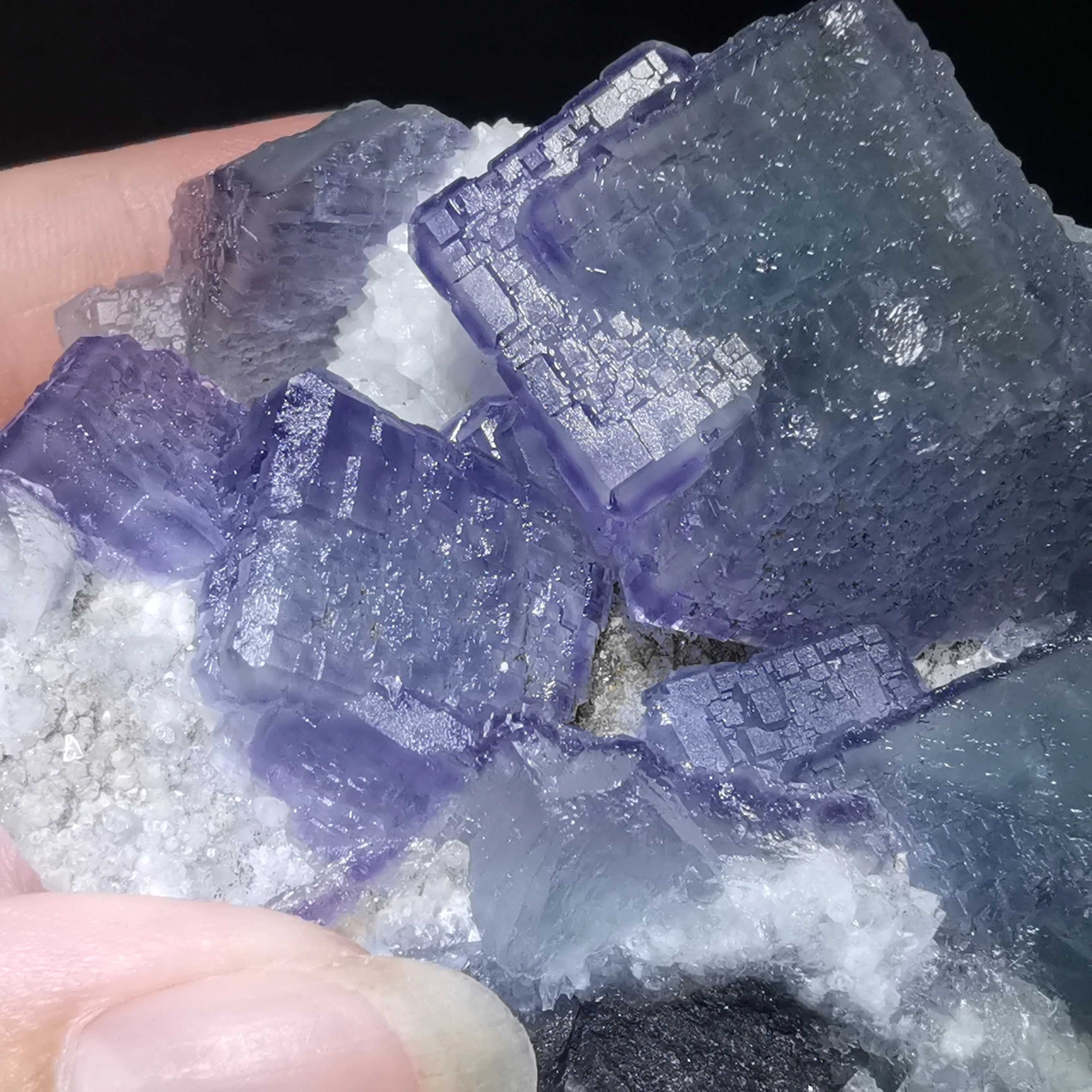 

176.6gNatural blue green fluorite and quartz mineral geology teaching collection healing energy degaussing home decoration