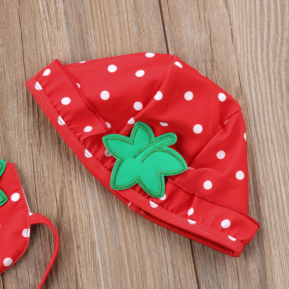 

Baby Girl Strawberry Printed Ruffled Bikini Tankini Sets with Hat Kids Summer Beach Two Pieces Swimsuit Swimwear Bathing Suit