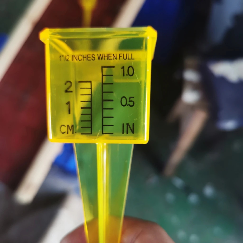 

Mini Portable Sprinkler And Rain Gauge Wide Mouth Bright Yellow Outdoor Water Measuring Tool for Lawn Yard Outdoor Home