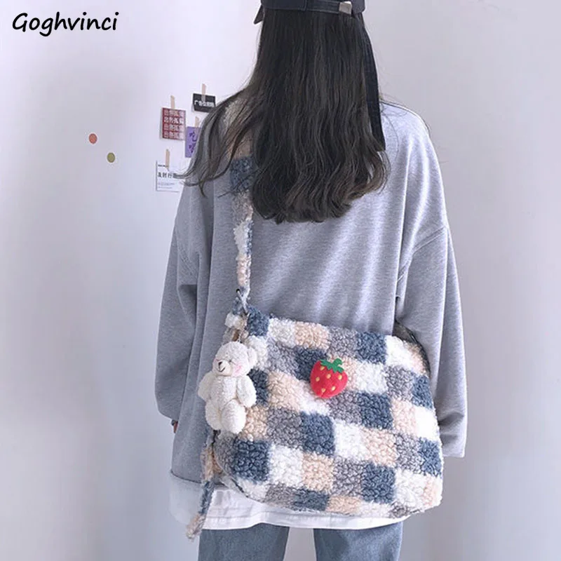 

Женские сумки из искусственного меха, клетчатая Ретро сумка-мессенджер в стиле Харадзюку, мягкая плюшевая сумка на молнии с клапаном, вмест...