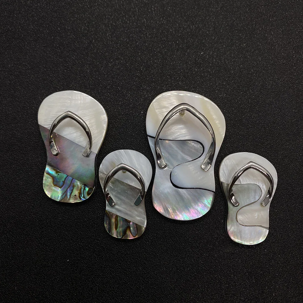 

Natural Shell Pendant Shoe Shape Specifications20-60mm High Quality Can Make DIY Necklaces Exquisite Jewelry Pendant Accessories
