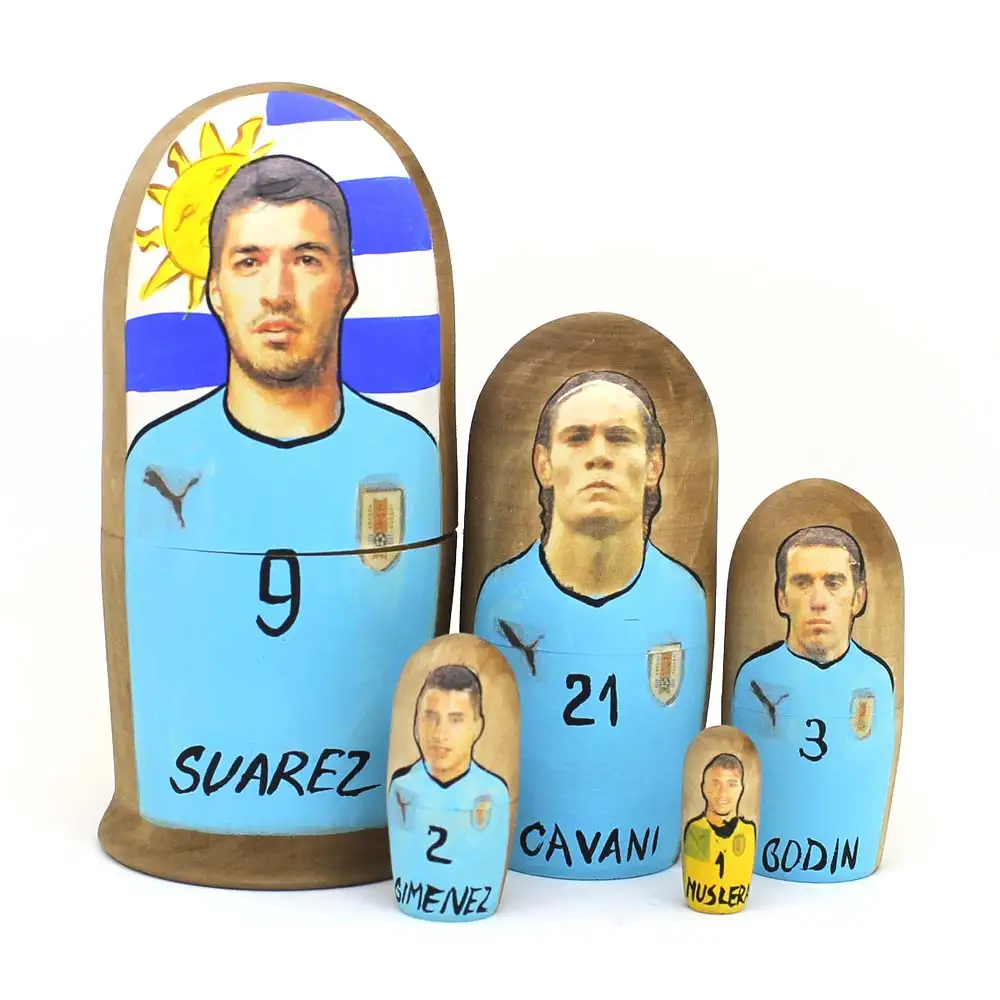 Матрешка большая &quotСборная Уругвая по футболу&quot 5 мест 17 см #08-2 | Игрушки и хобби