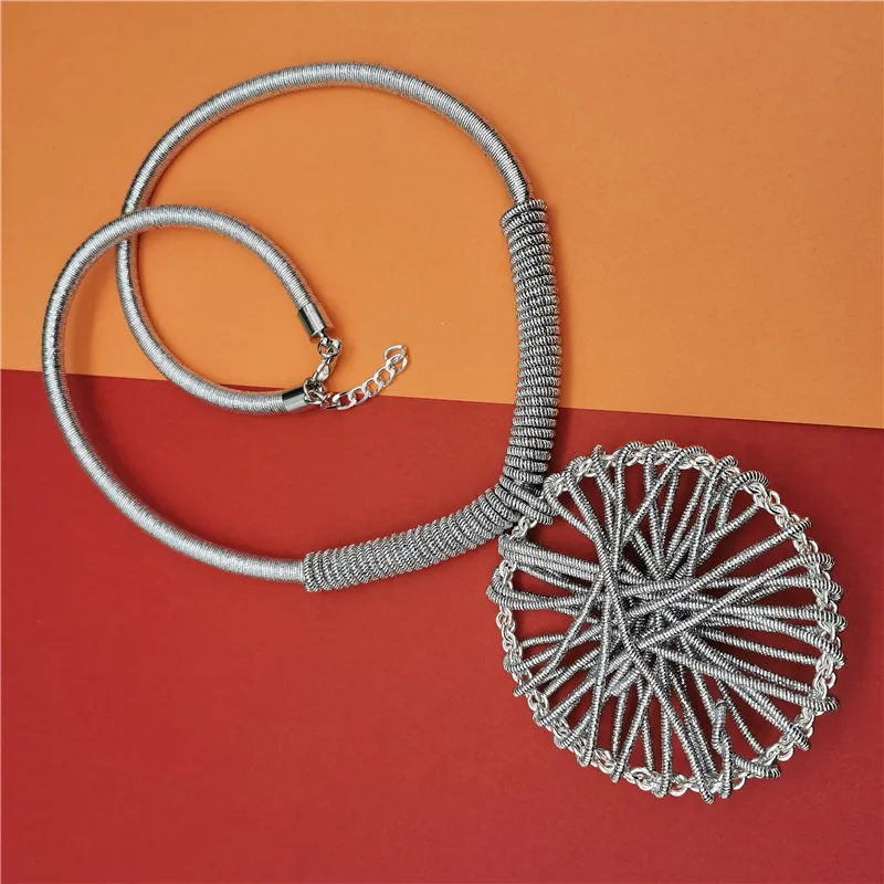 

Marliwoo NEW Silver Color Pendant Necklaces For Women Luxury Brand Jewelry Designer Handmade sweater Necklaces Gothic Chain Gift