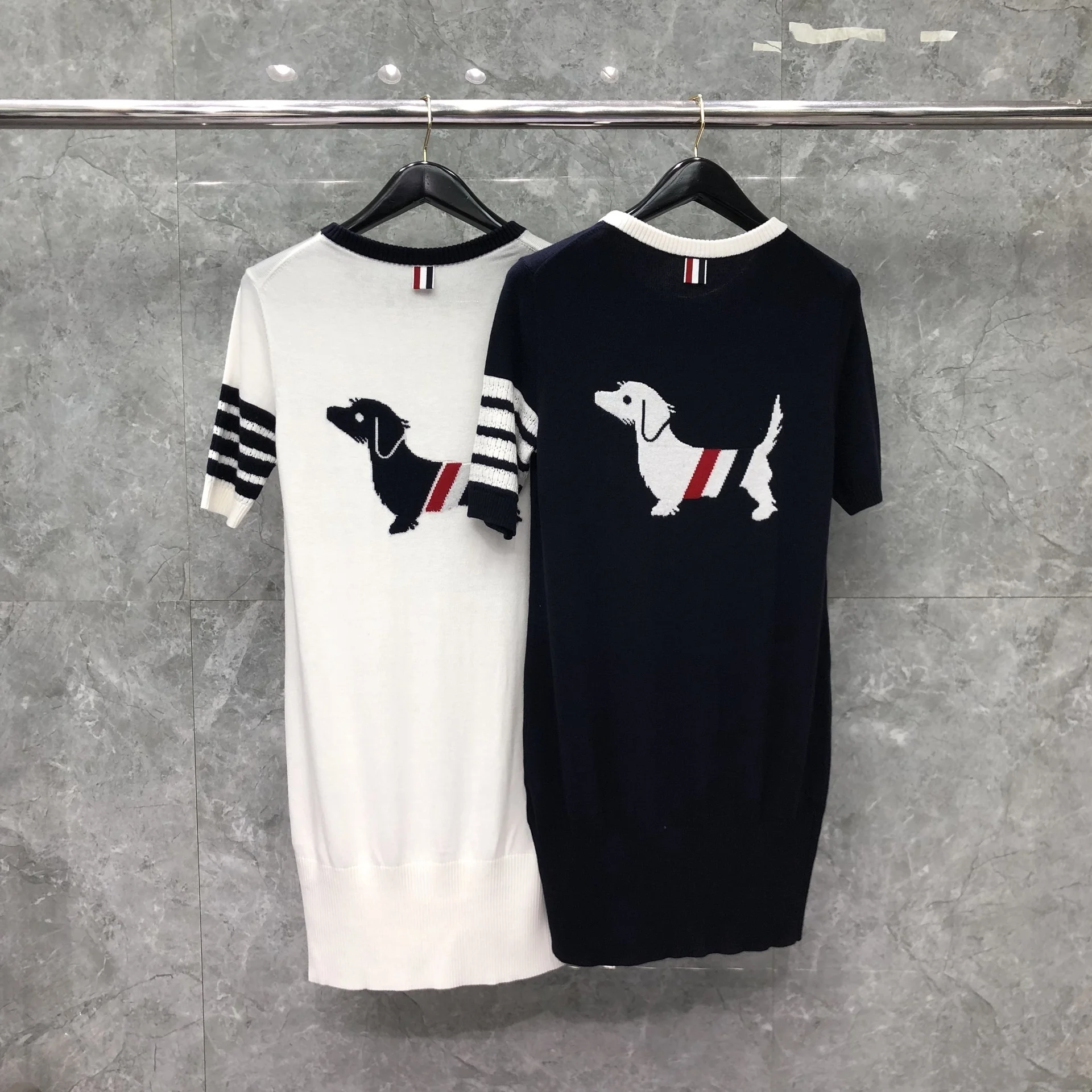 

2021 Fashion Brand Dress Women Casual Short-Sleeved Knitted Temperament Loose Puppy Pattern Knee-Length Women's Skirt