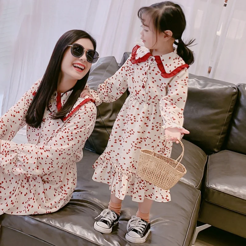 Осеннее платье для девочек Повседневное с длинными рукавами и принтом сердца