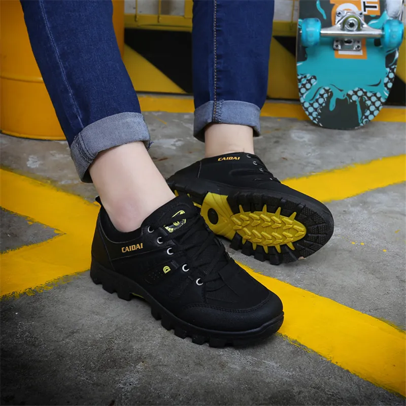 

Outdoor Men Sneakers Plus Velvet Hiking Shoes Autumn Winter Travel Shoes Male Cotton Shoes Solid Rubber Cross-country Walking