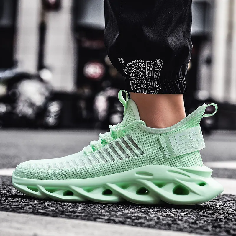 

2020 New Men's Lightweight Running Shoes High Quality Outdoor Sports Men's Shoes Light and Breathable Outdoor Sports Shoes Men