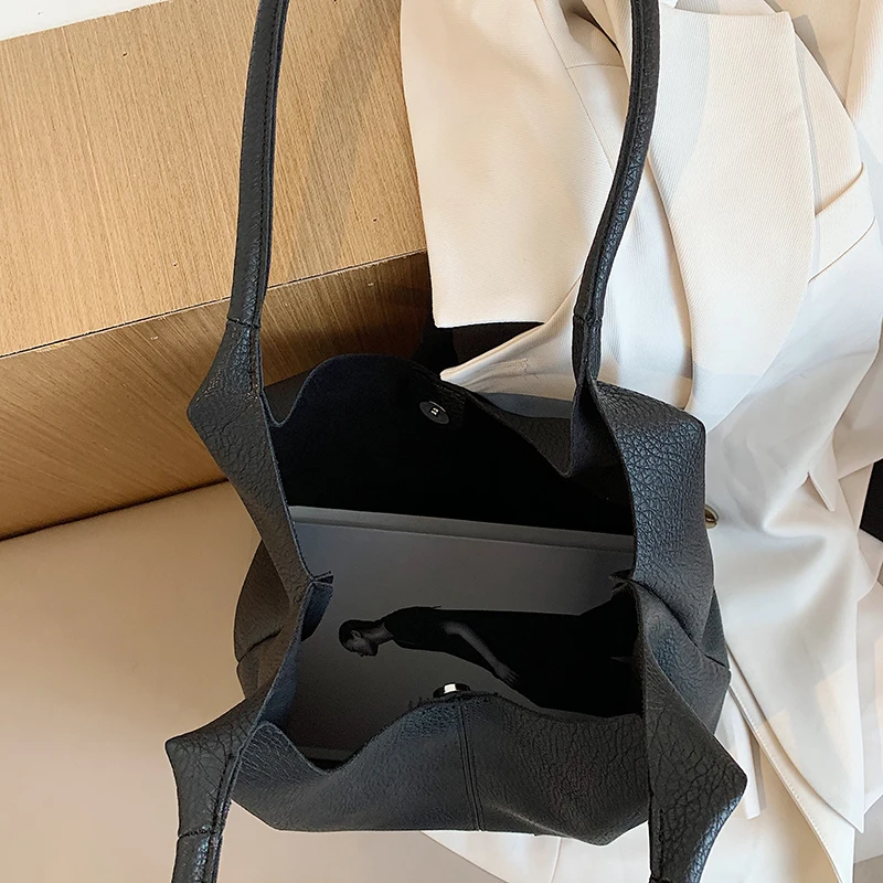 

Casual Large Capacity Tote Women Shoulder Bags Designer Handbags Luxury Soft Matte Leather Messenger Bag Big Buckets Purses 2020