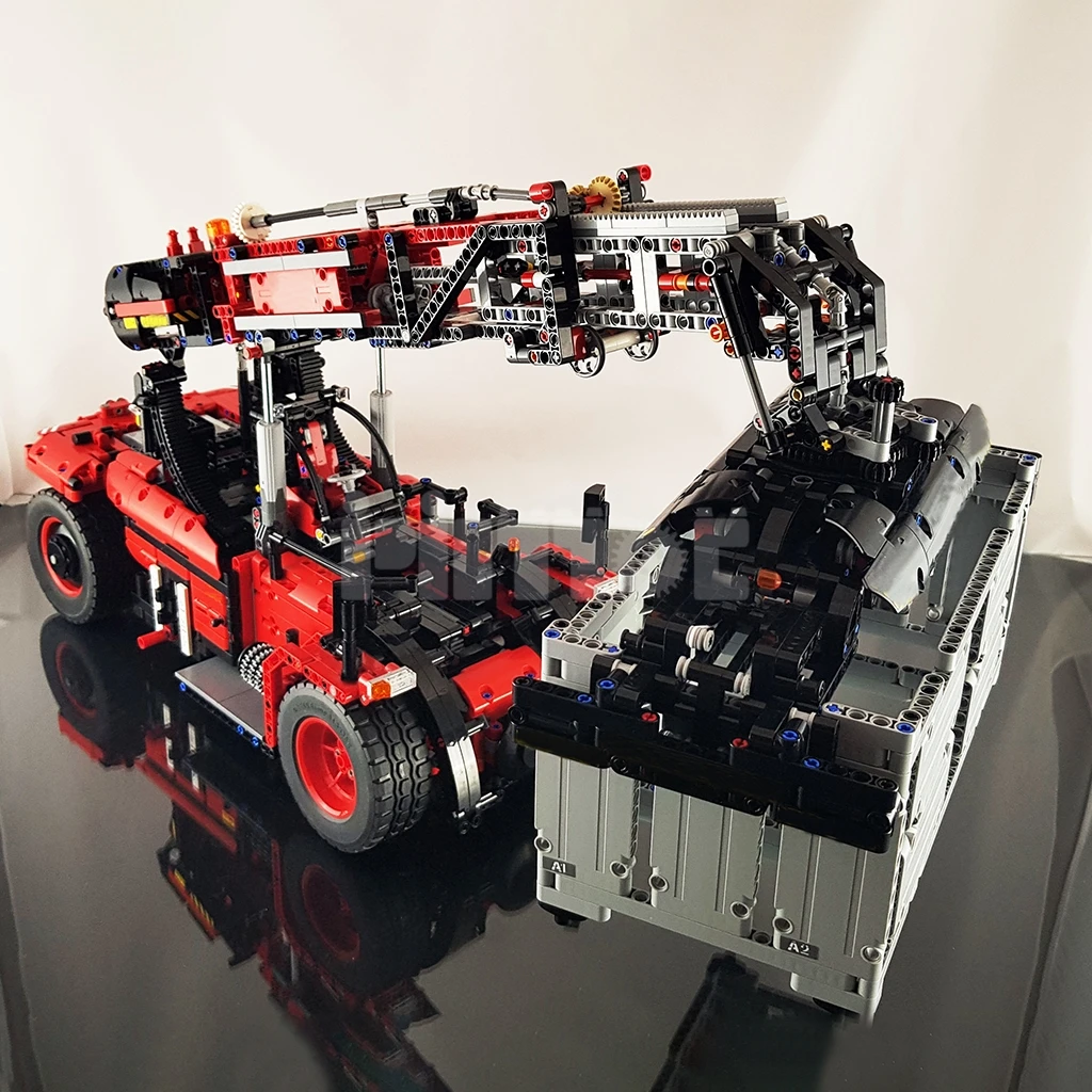 Фото Moc-56222 большой контейнер, фронтальный кран, 3500 шт., технология сращивания строительных блоков в сборе, Новогодний подарок №4