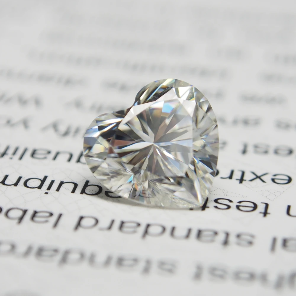 GRA Certificate Heart Shape Clear Bright  Color 7*7m VVS Moissanite Gemstone Lab Created Loose Diamond