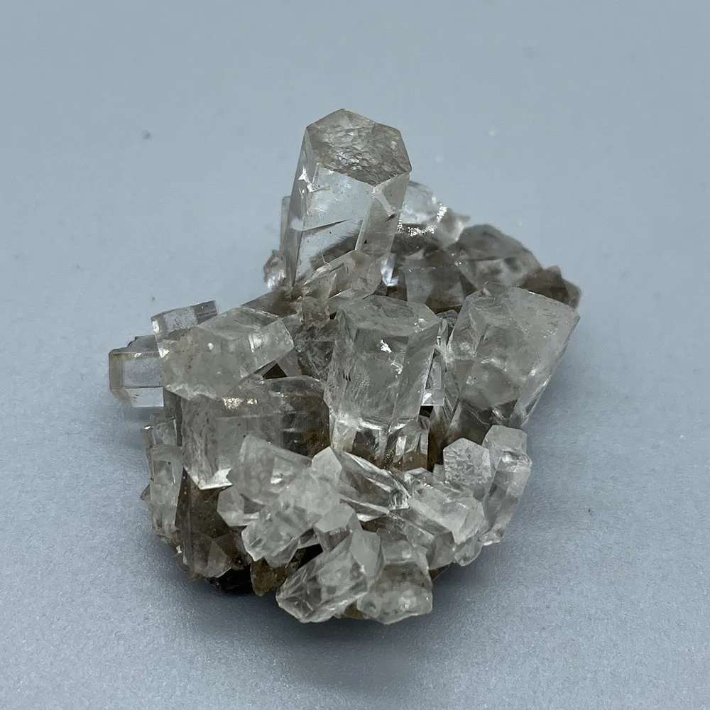 

Natural transparent columnar calcite is rare and extinct in China