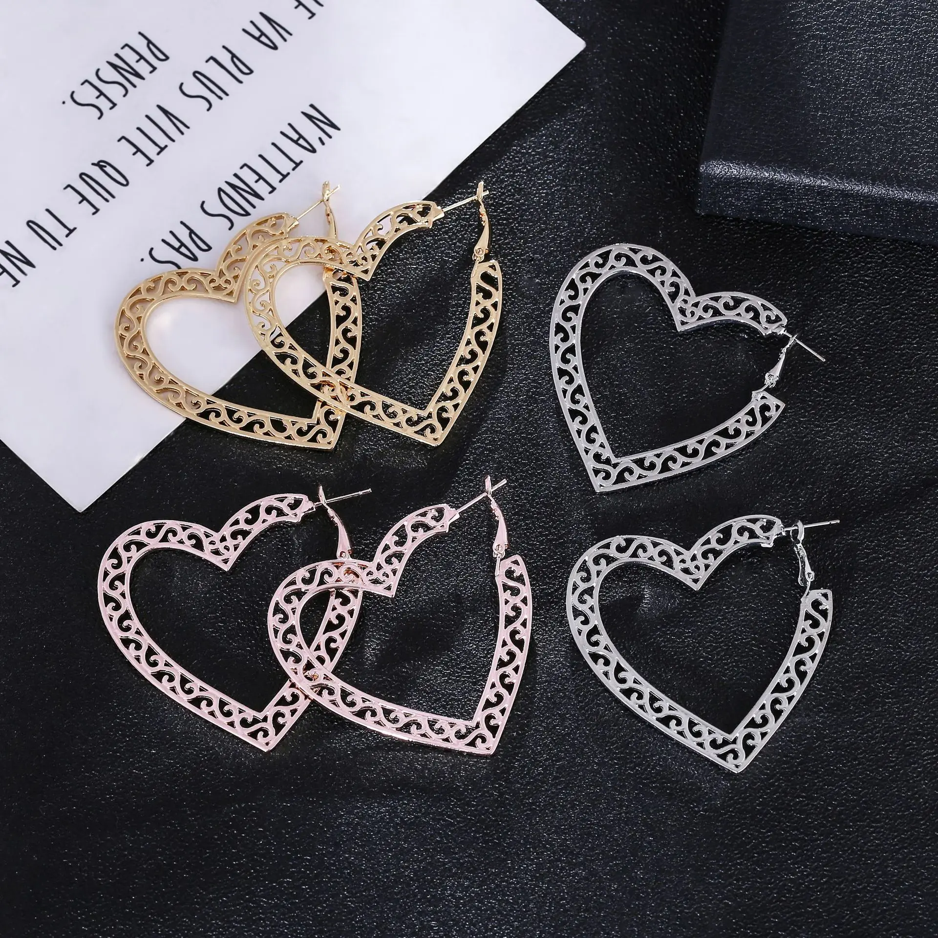 

Bohemian Ethnic Style Hollow Out Simple Earrings Restoring Ancient Ways