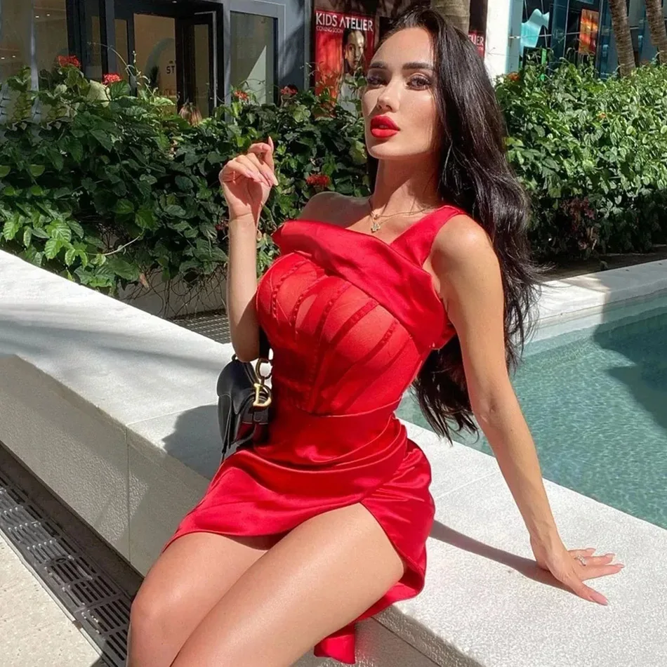 Женское драпированное платье на одно плечо с высоким разрезом - купить по