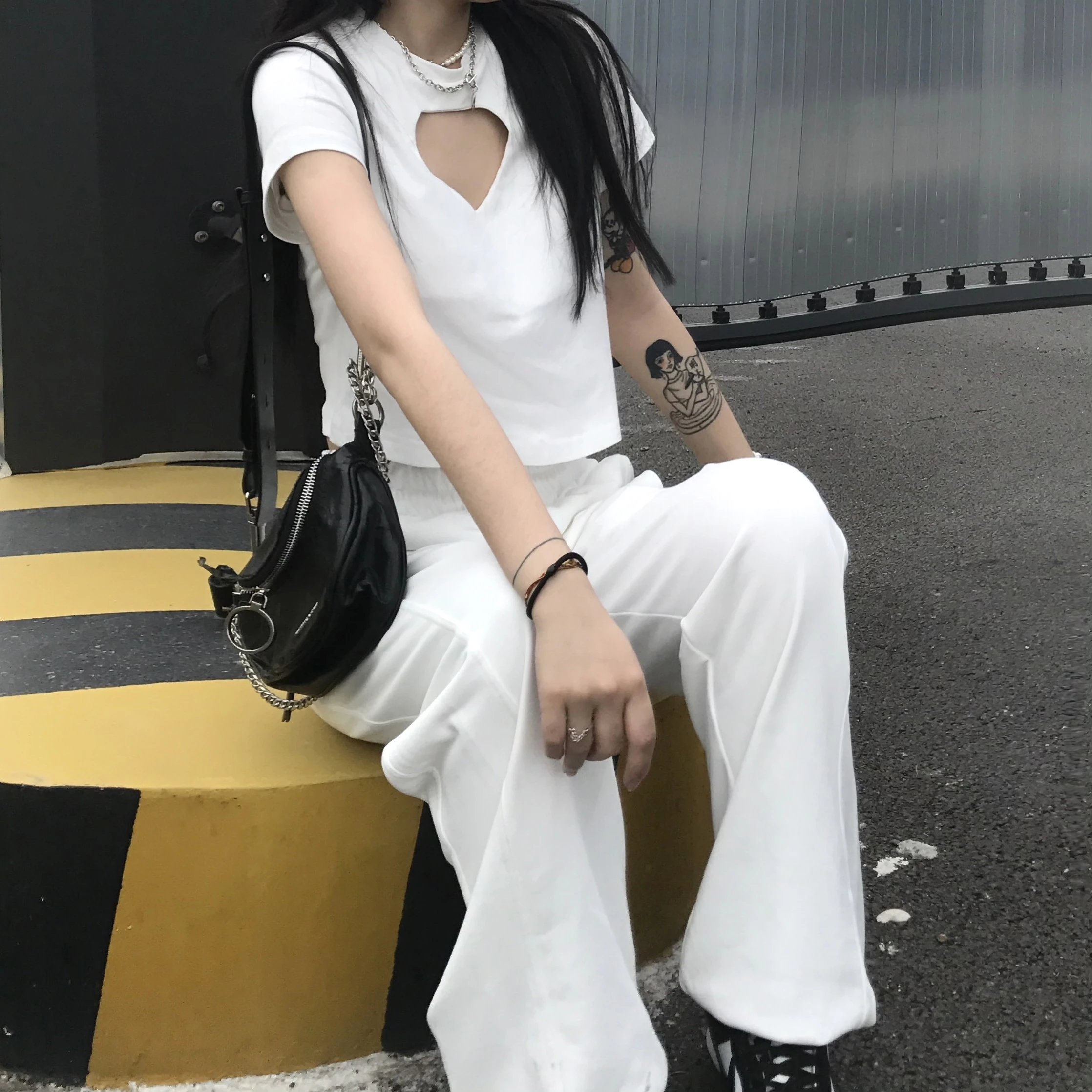 Летние Новые короткие однотонные Ажурные топы с круглым вырезом и сердечками|female