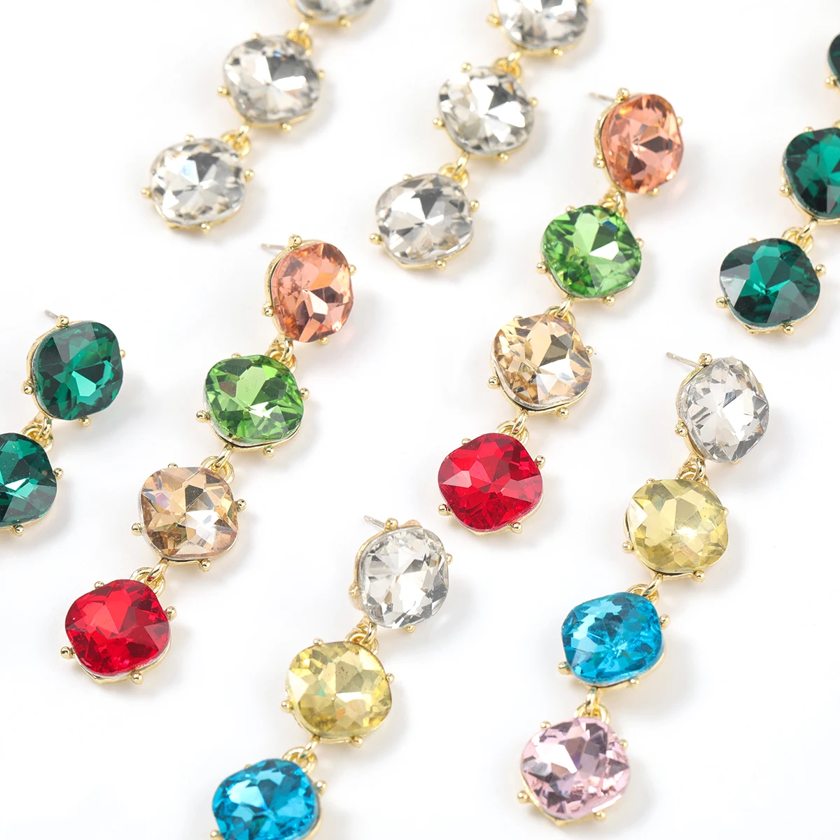 

Pauli Manfi 2021 Fashionable Simple Metal Big Rhinestone Geometric Earrings Girl Popular Creative Party Jewelry Accessories