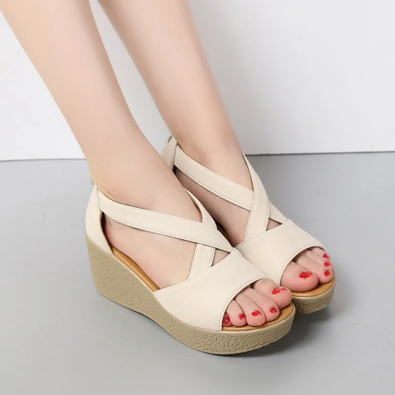 Сандалии женские с открытым носком босоножки на танкетке кожаная обувь лето 2018 |