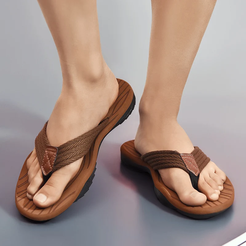 

Unisex Comfortable Men Home Slippers 39-46 Men Flip Flops Casual Shoes Cute Light Men Bath Slippers Large Men Beach Shoes