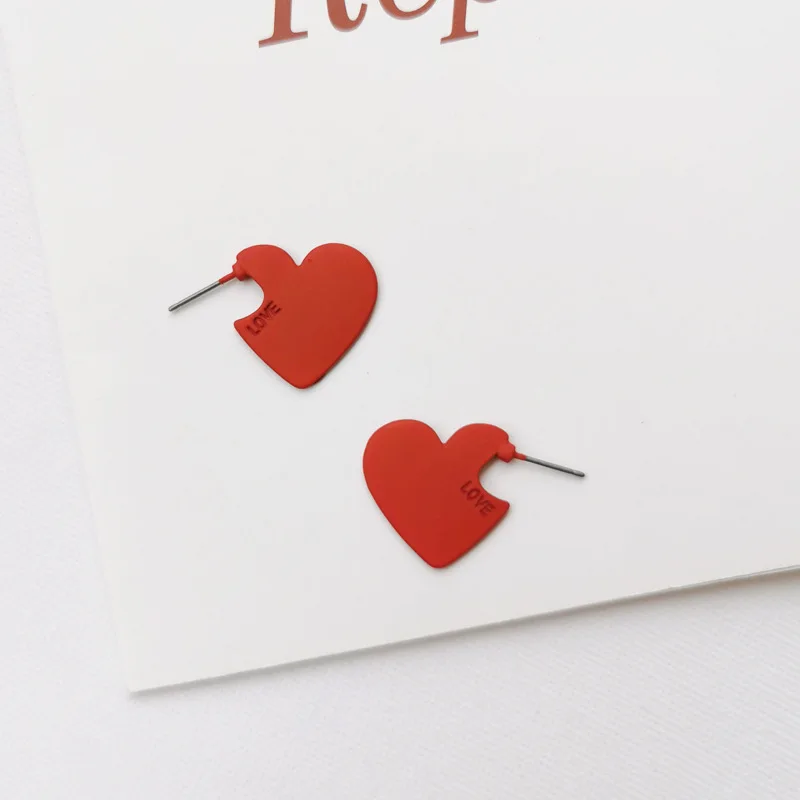

Korean Fashion Red Heart Earrings for Women 2021 Simple LOVE Letters Ladies Temperament Red Wedding Earrings Jewelry Gifts