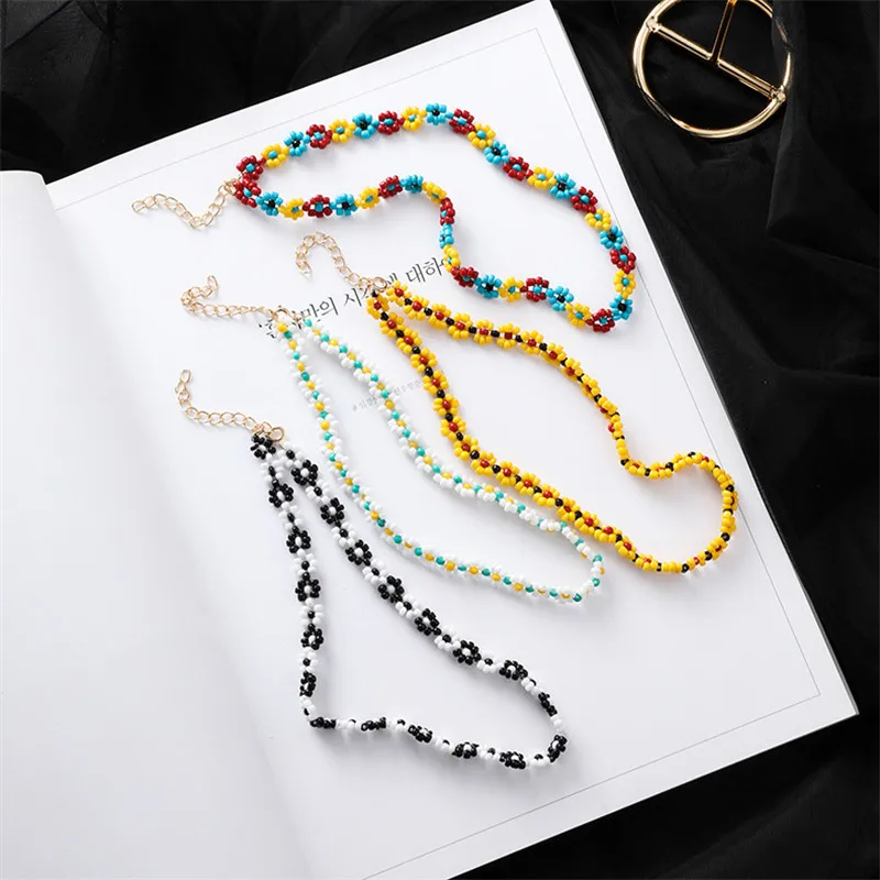 Цветочное колье богемное ручной работы Радужный чокер с бусинами ожерелье из