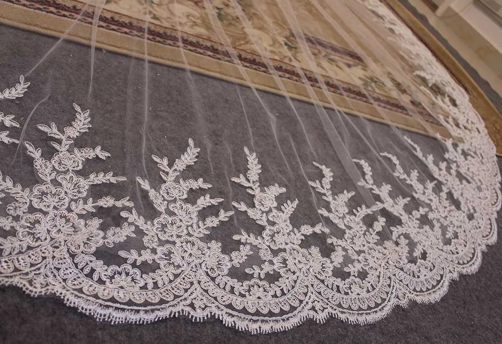 Кружевная Длинная свадебная фата высокого качества с гребнем для невесты