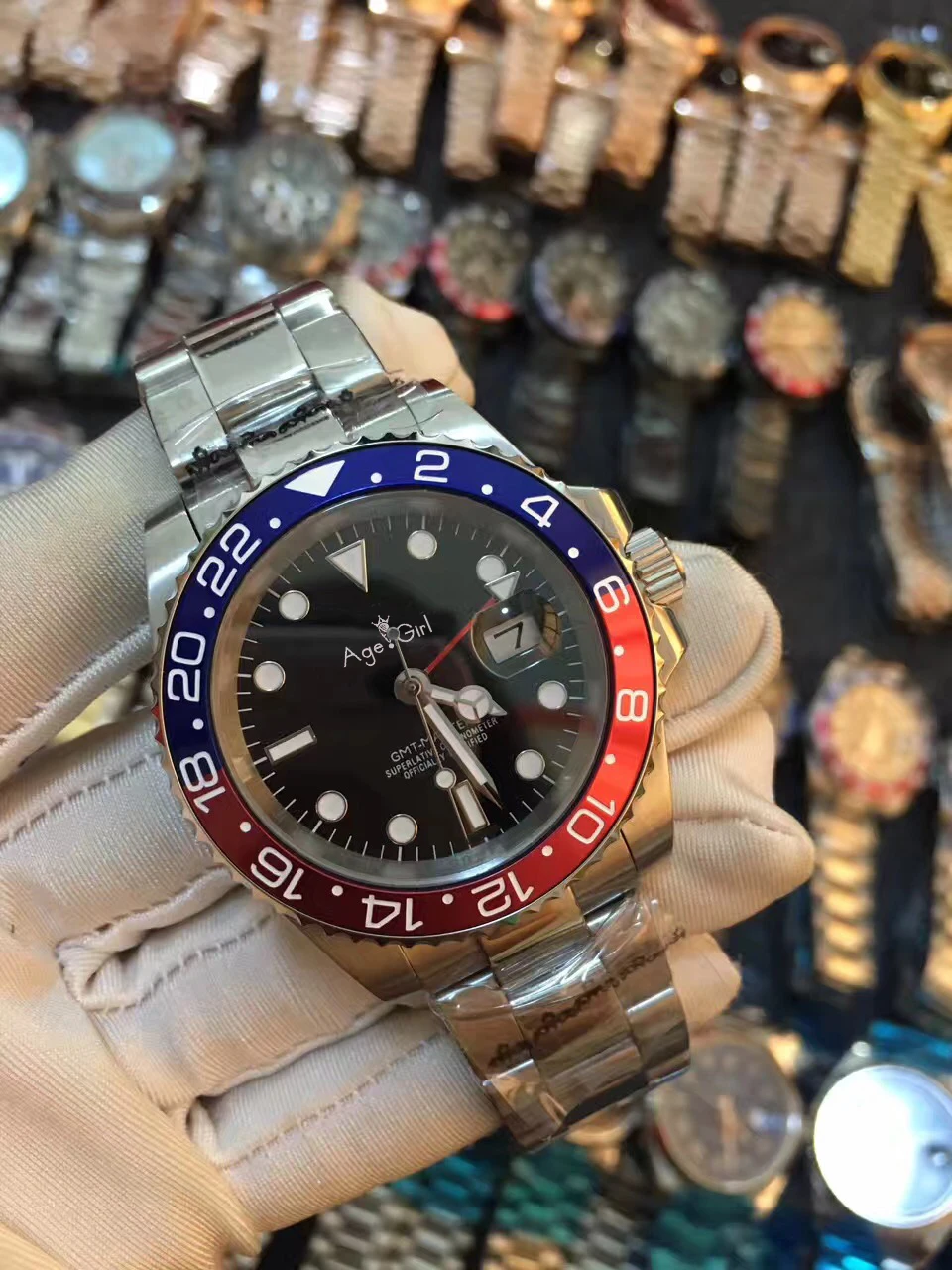 

GMT Sapphire Master