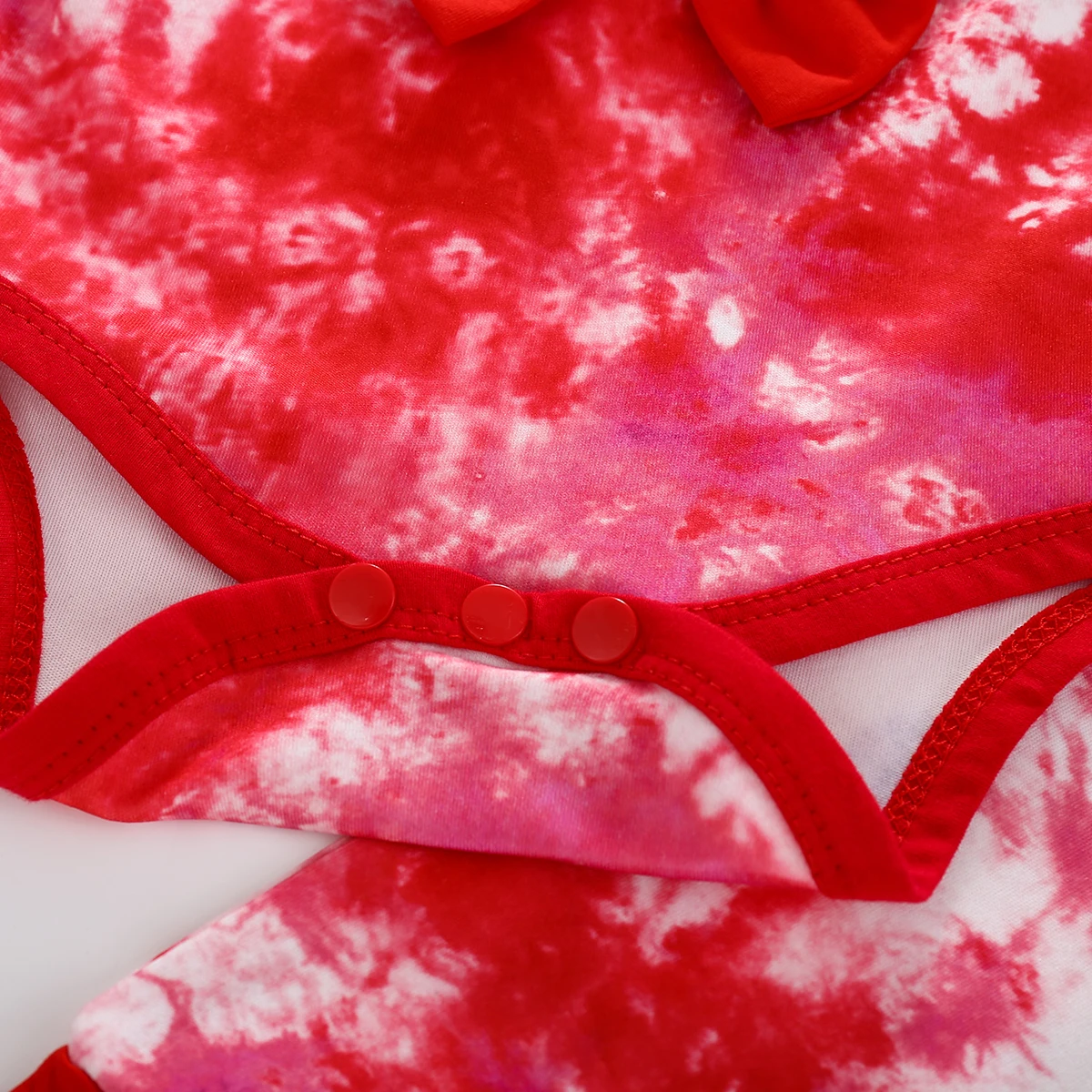 Комплект одежды для малышей из 3 предметов топ с расклешенными рукавами штаны