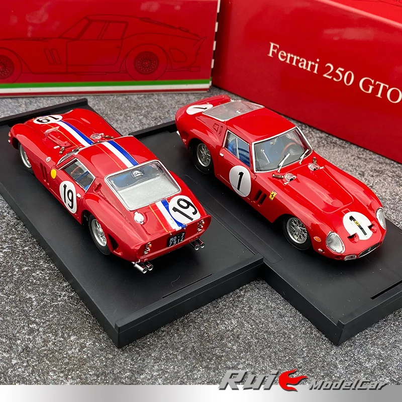 

Модель автомобиля из металлического сплава 1:43 бамм FERRARI 250 GTO COUPE