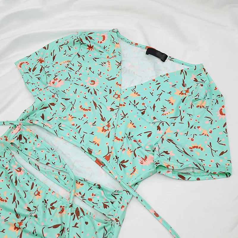 

Sexy Low-Cut Floral Print Fashion Tie Up Wrap Mini Dress 2021 Summer Holiday Ruffles Sundress Ruched Women's Dress Short Sleeve