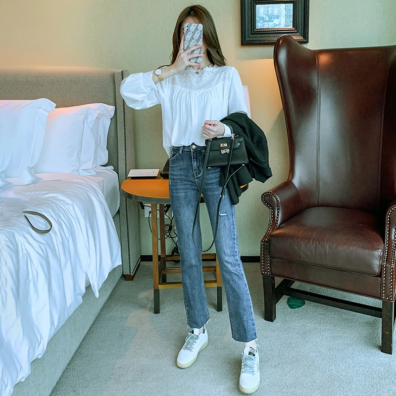 

2021 New spring Elegant White Shirt Femme Korean Style Hollow Out Embroidrey Flower Puff Sleeve Sweet Blouses Women Loose Tops