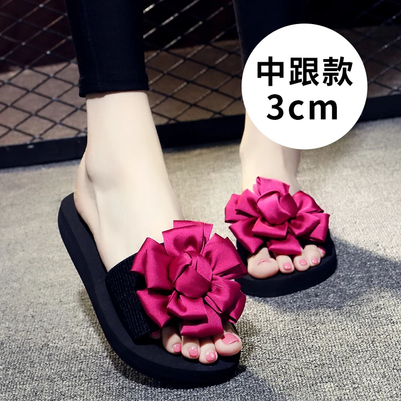 Сандалии женские с цветами пляжные шлепанцы Нескользящие на платформе летняя