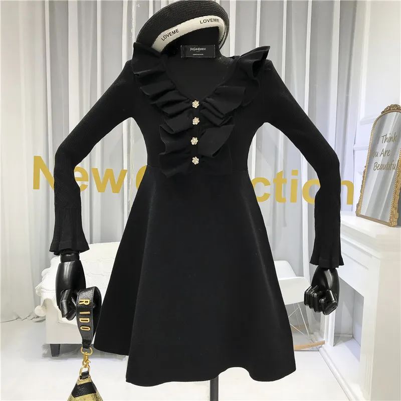 Женское трикотажное платье ALPHALMODA с рюшами длинными рукавами V образным вырезом и