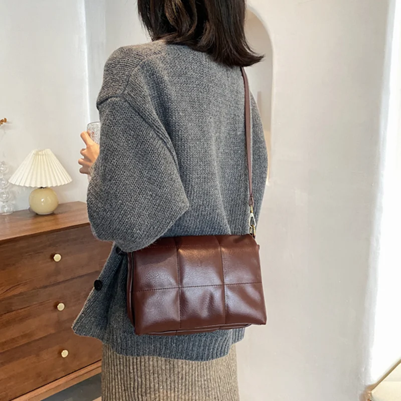 

Fashion Fluffy Soft Leather Women Shoulder Crossbody Bags 2021 New Luxury Brand Female Purses Handbags Ladies Messenger Bags