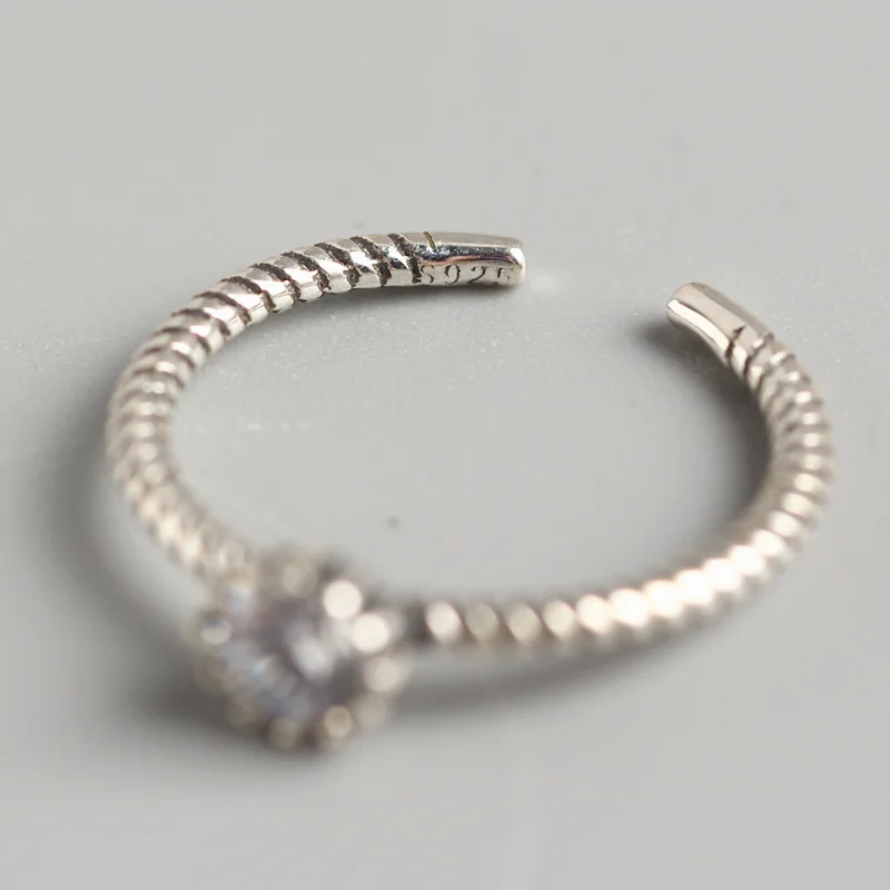 Кольцо из тайского серебра с черно-белым цирконом открывающее рот для детей |