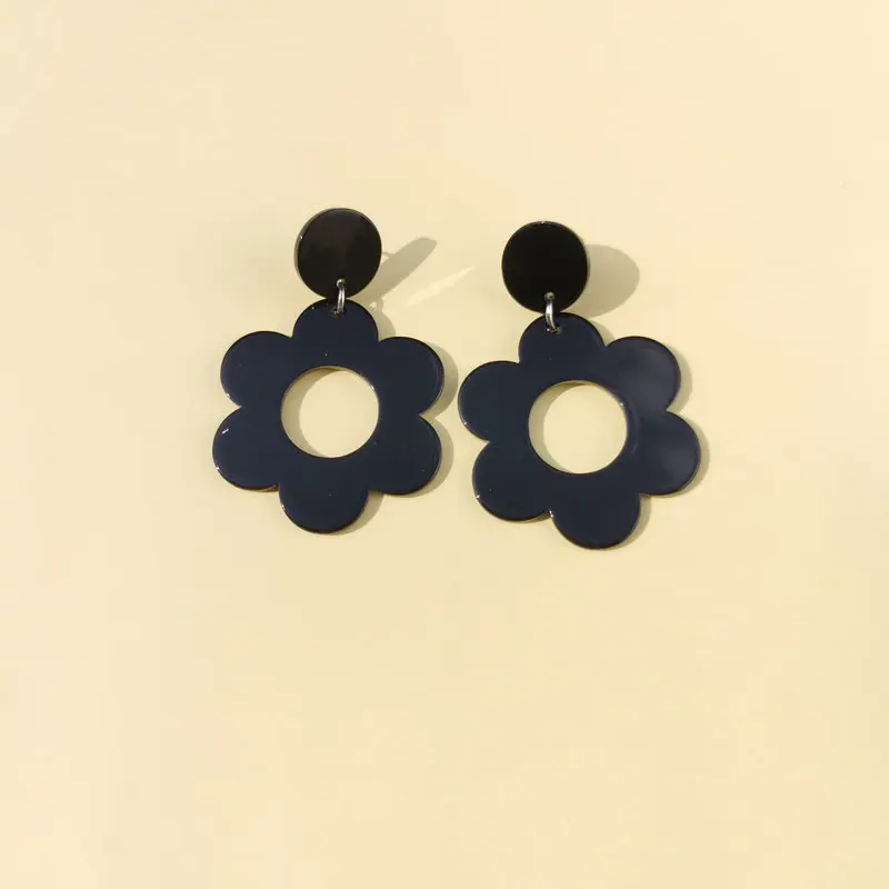 Фото QUMENG корейские женские модные милые простые акриловые серьги с цветком QUMENG корейские женские модные милые простые акриловые серьги с цветком